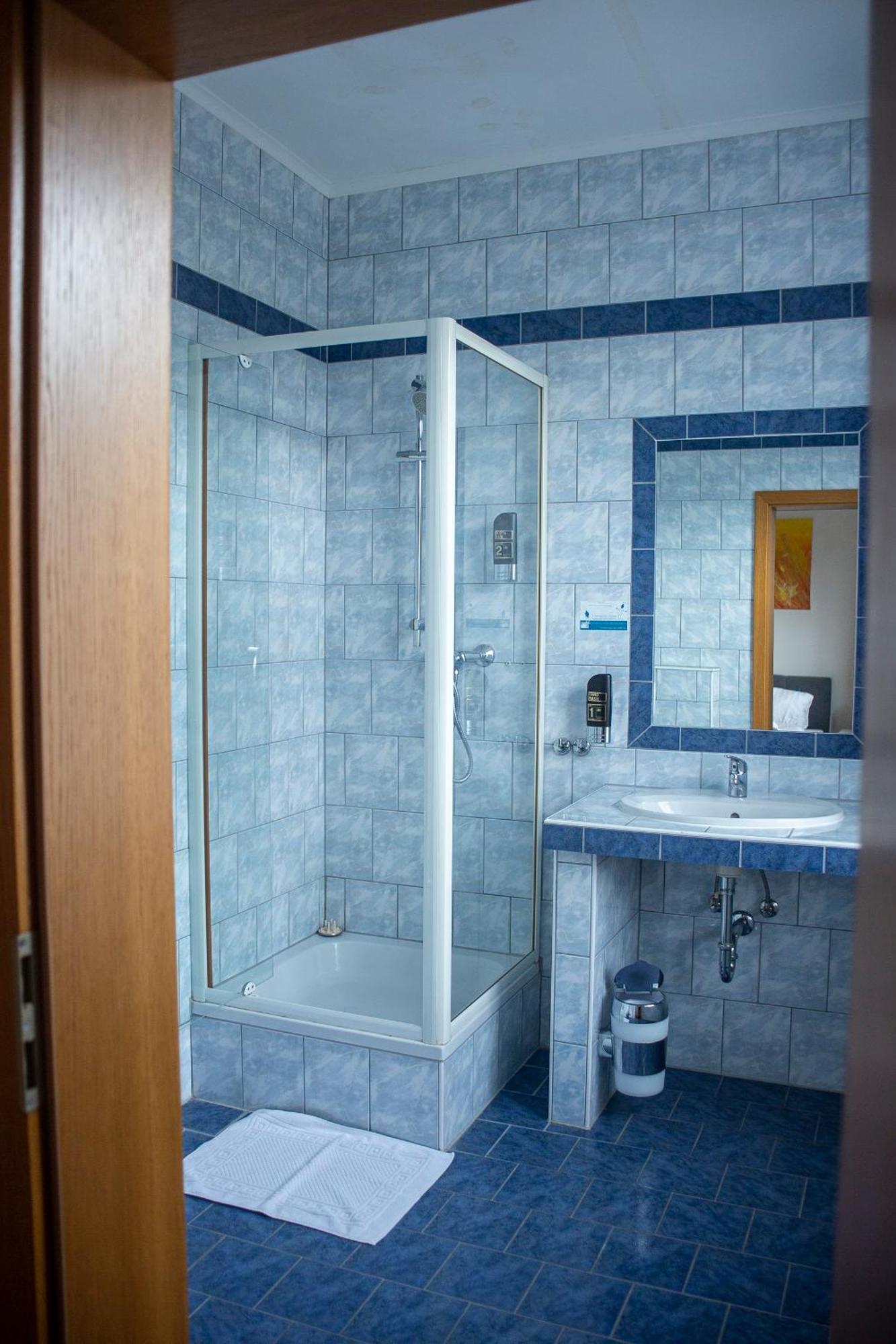Trend Lokal-Rooms-Bar Frohnleiten Dış mekan fotoğraf