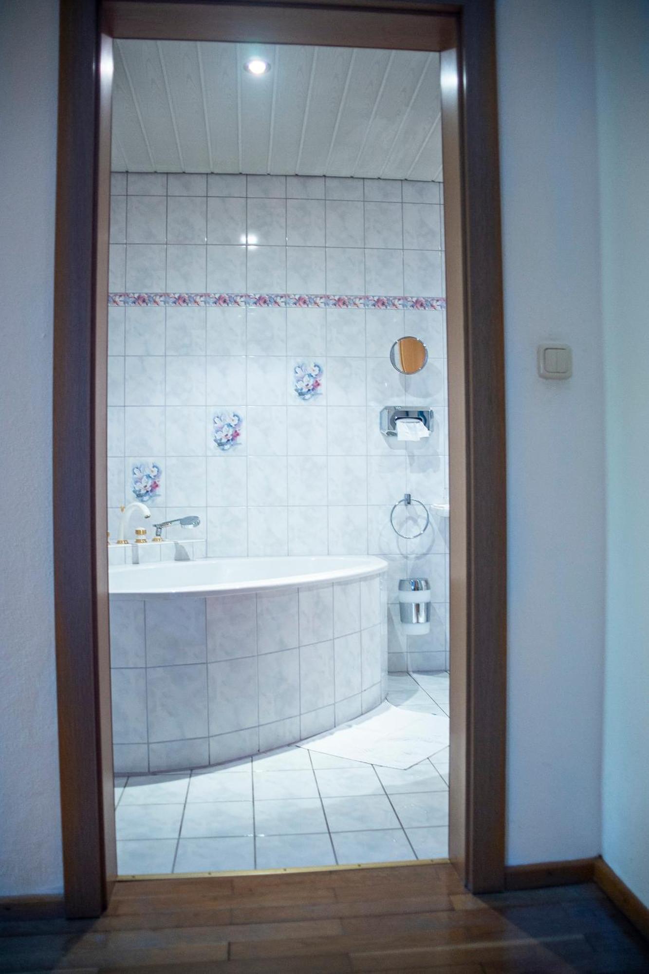 Trend Lokal-Rooms-Bar Frohnleiten Dış mekan fotoğraf